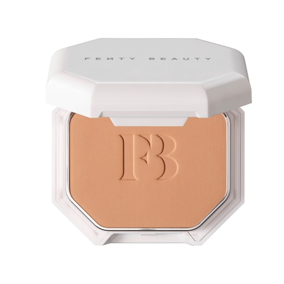 Fenty Beauty Other - Fenty 320 Pro Filt’r Soft Matte Longwear Powder Foundation